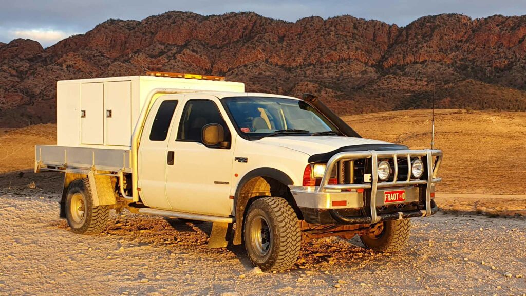 4wd-service-vehicle
